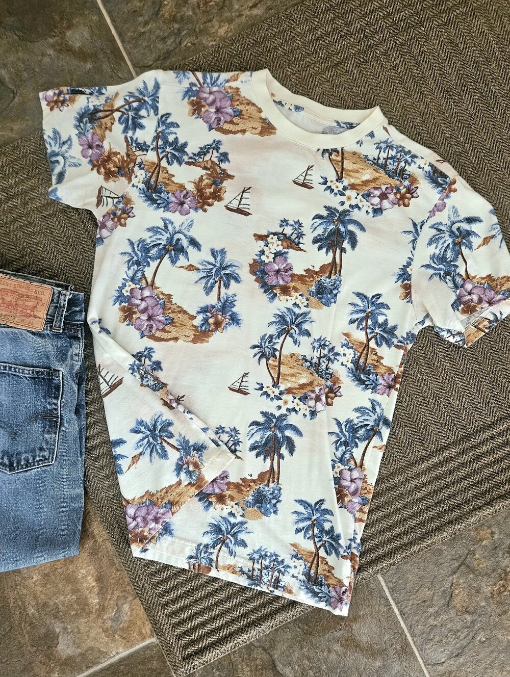 Men's Crew Neck Hawaiian T-shirt